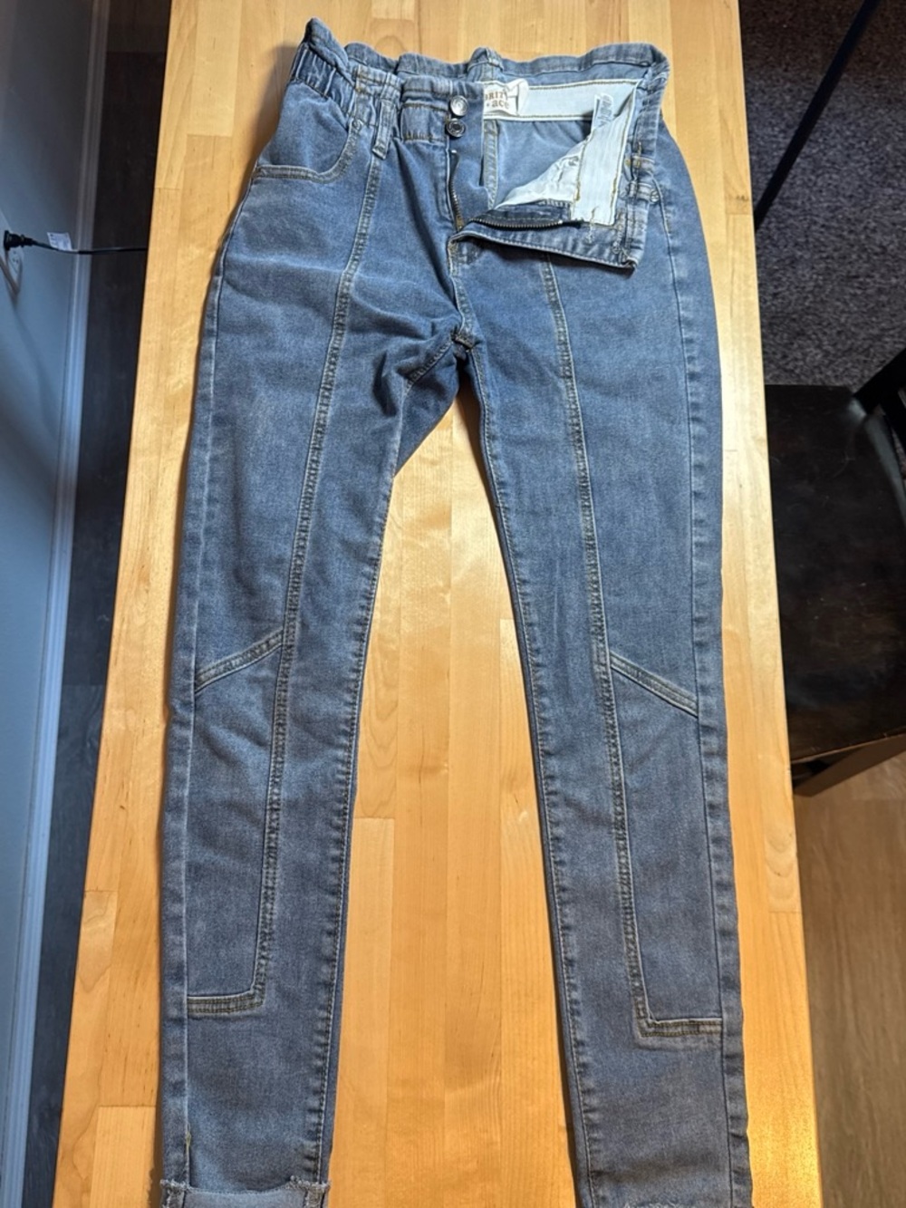 Celebrity Ace High-Rise Panel Seam Skinny Jeans in Faded Blue